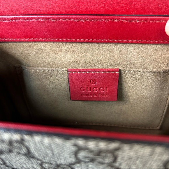 GUCCI GG Supreme with Padlock & Chain Strap Shoulder Bag - Picture 9 of 16